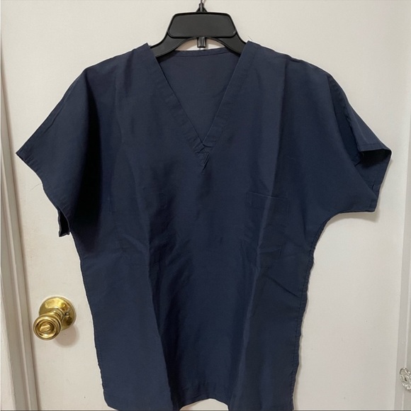 Scrub tops (bundle) - Picture 5 of 6